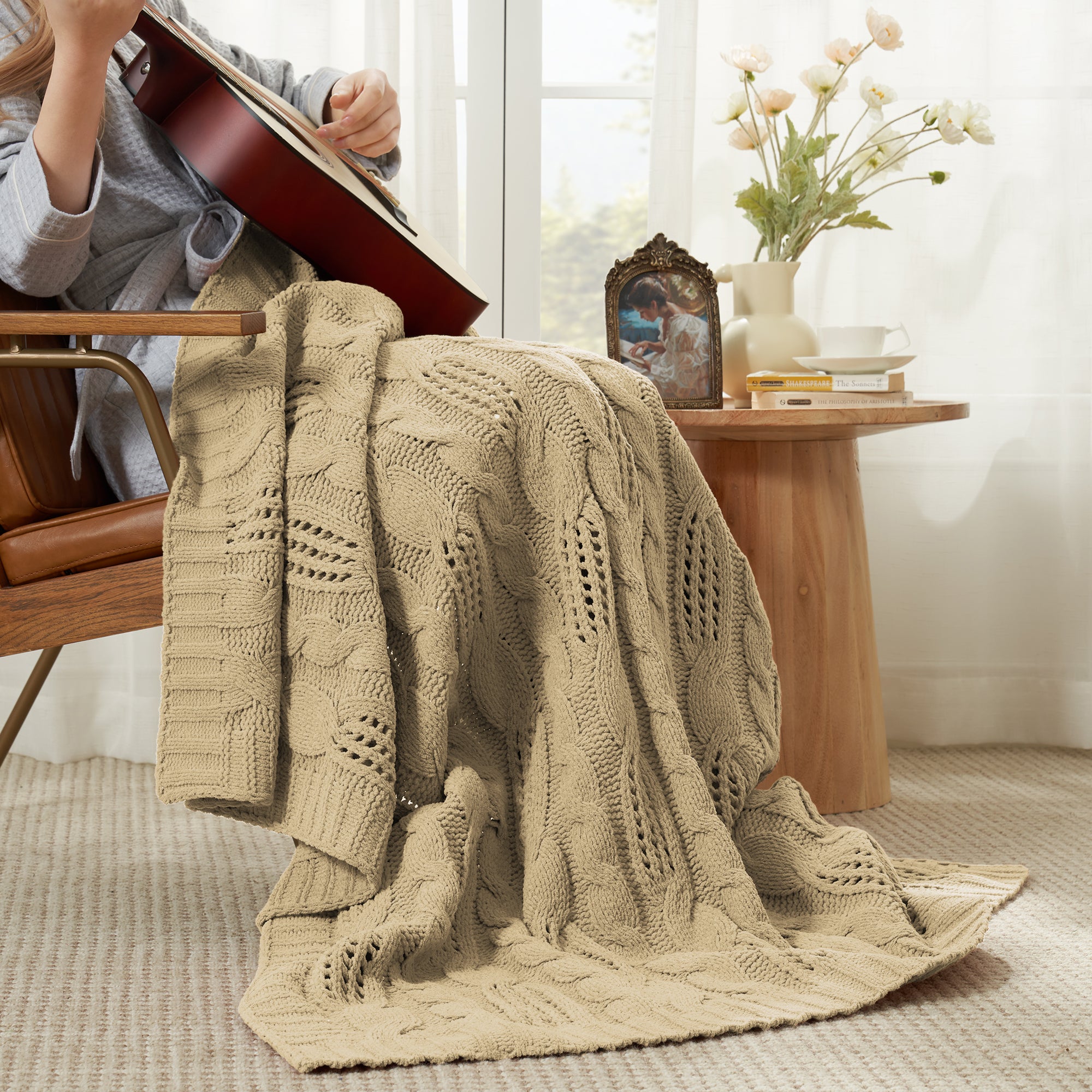 Cable Knitted Throw Blanket-Beige