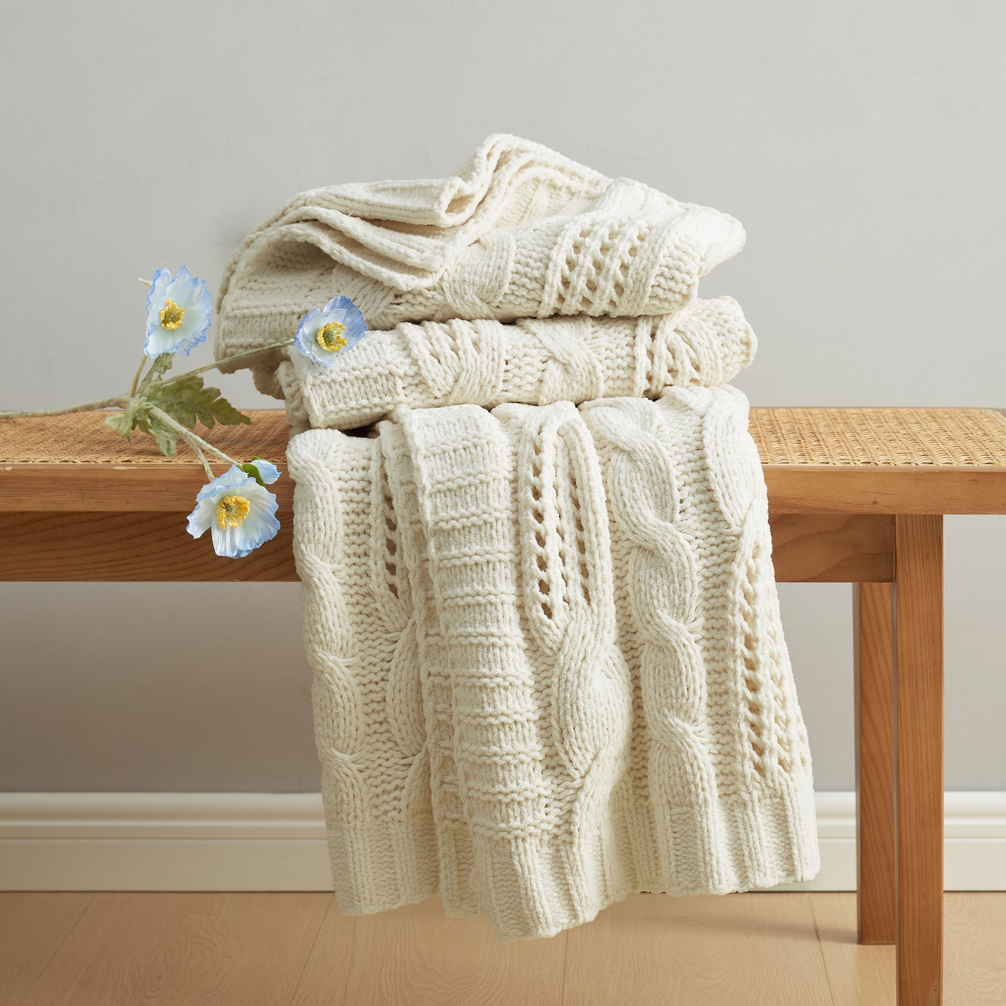 Cable Knitted Throw Blanket-Ivory