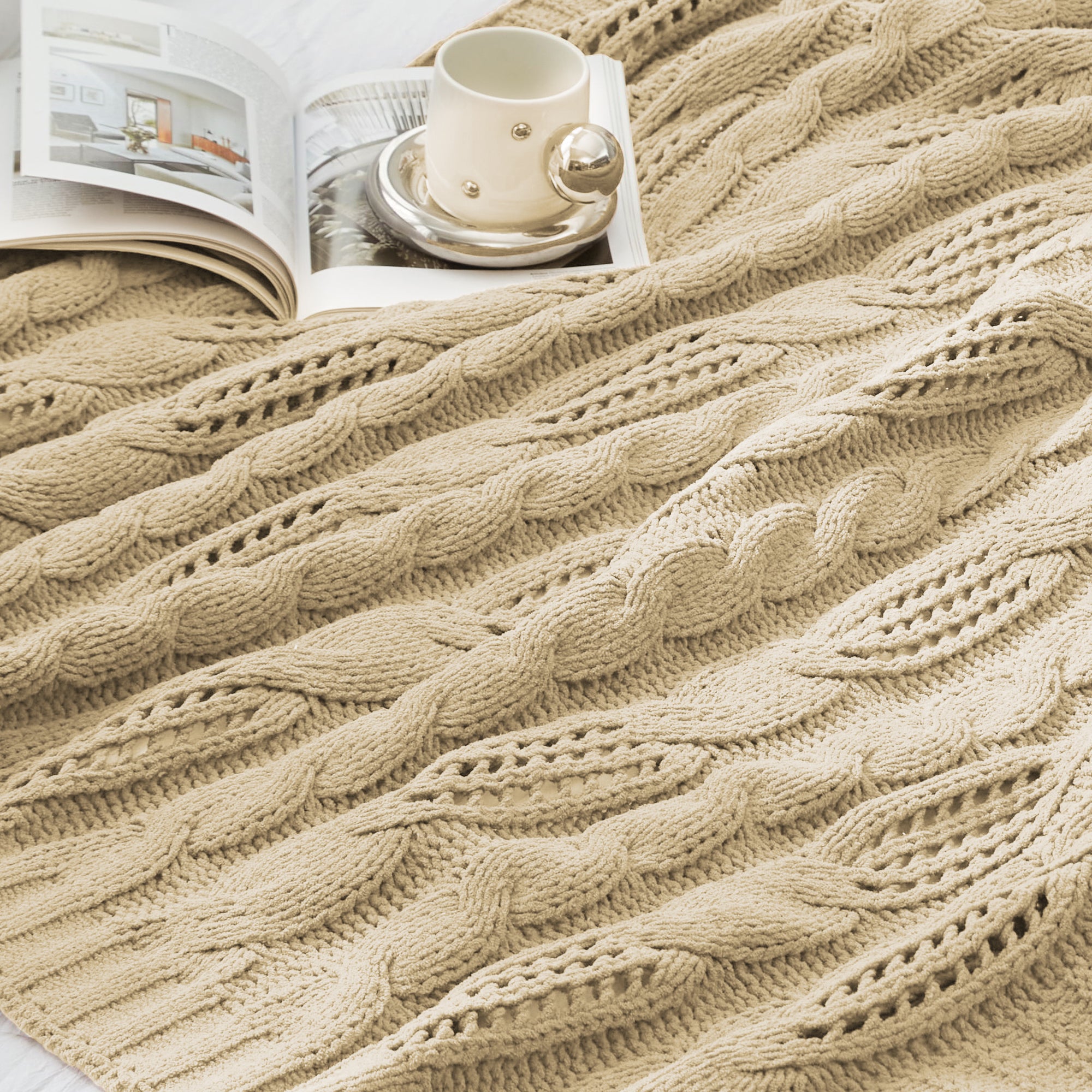 Cable Knitted Throw Blanket-Beige