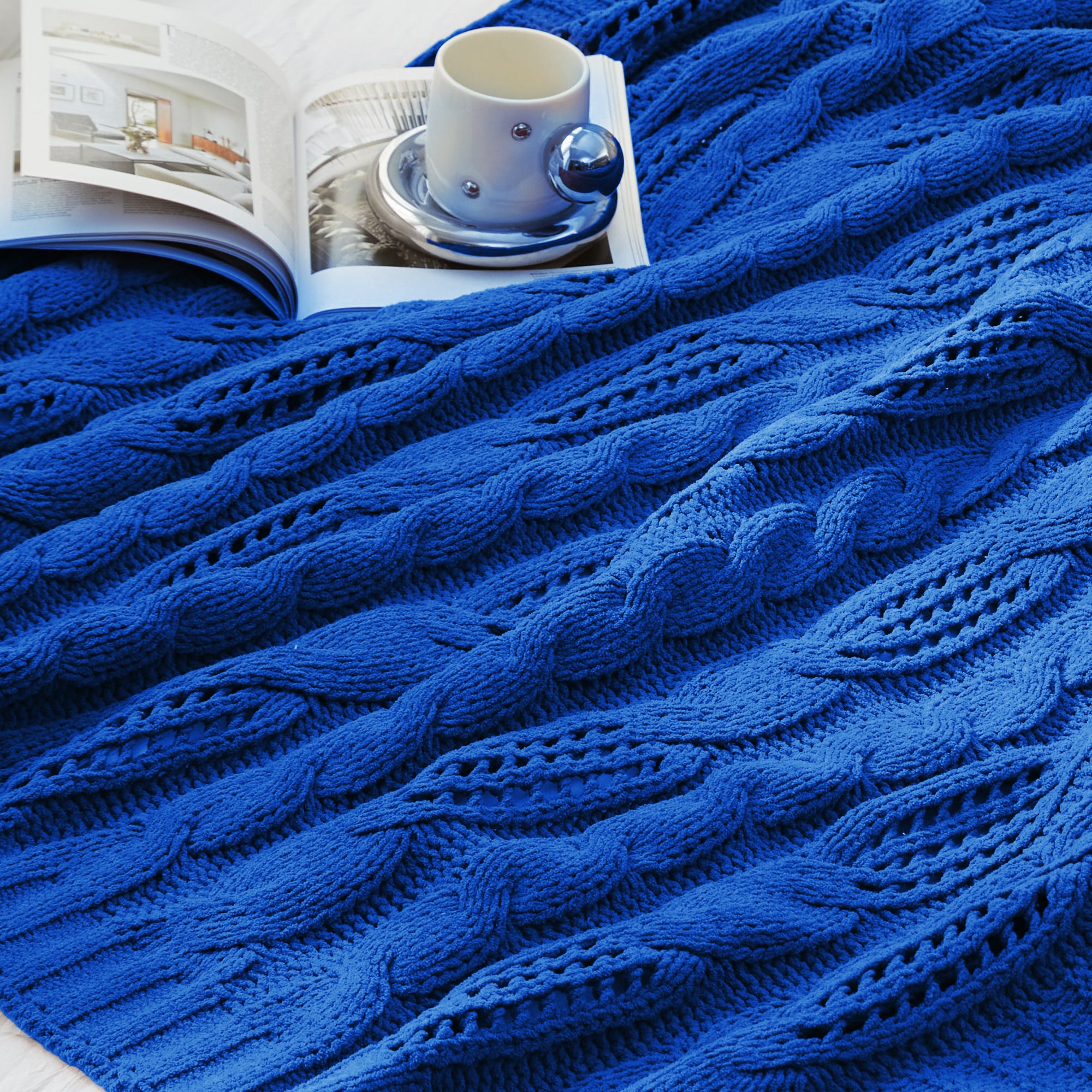 Cable Knitted Throw Blanket-Blue