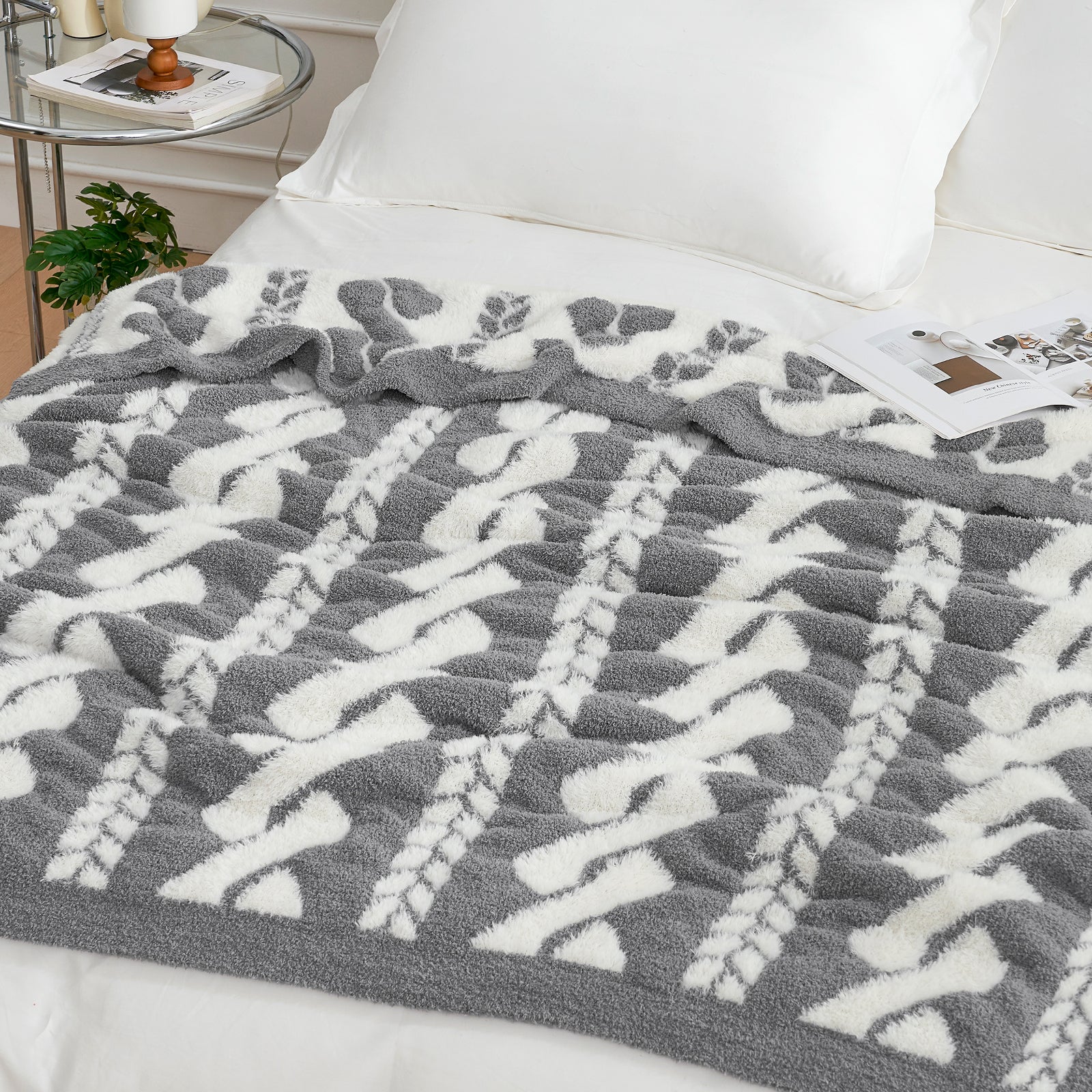 Amélie Home Double Sided Comfy Faux Fur Feather Yarn Throw Blankets-Cable Grey